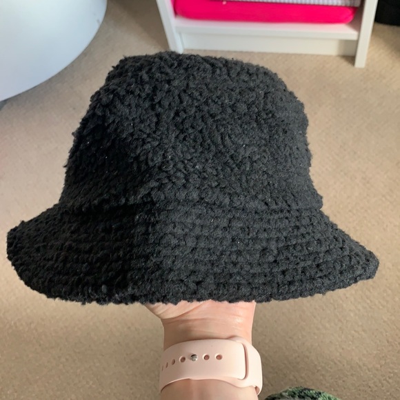 Princess Polly Accessories - Fuzzy bucket hat